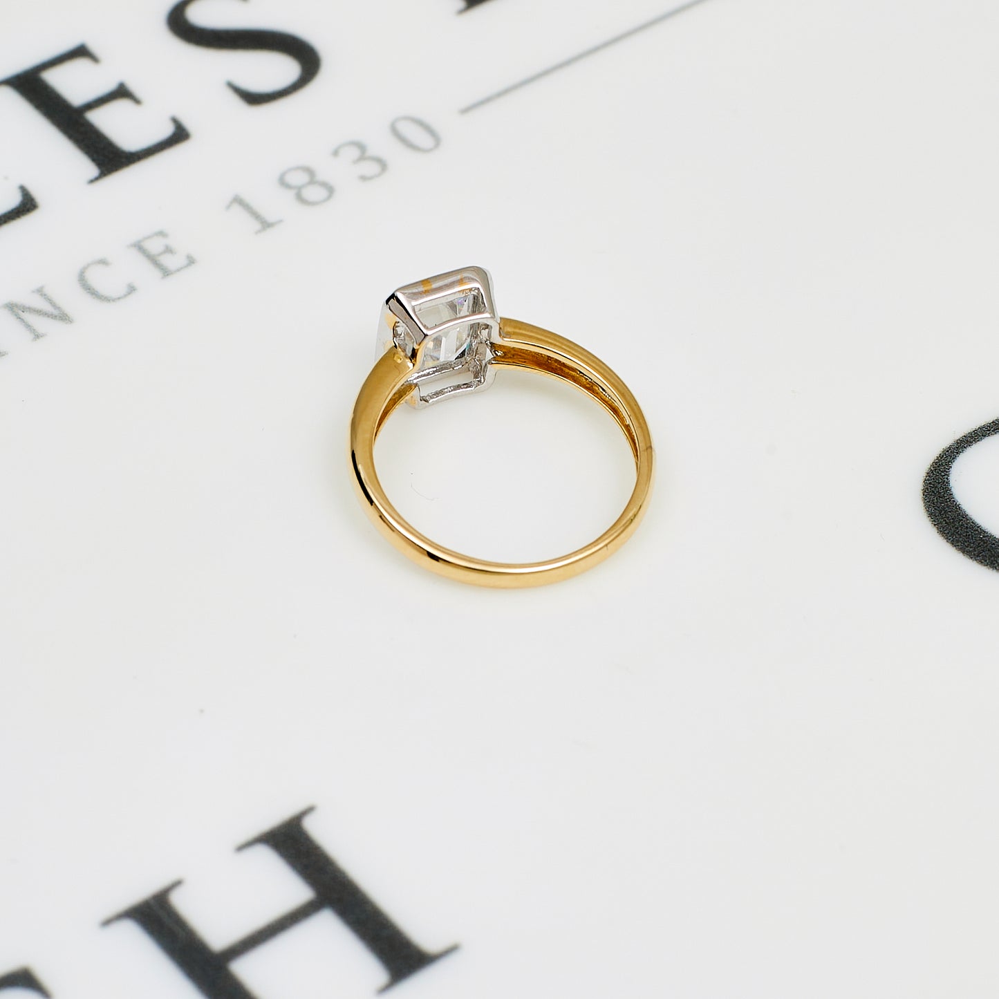 Pre-Owned 14ct Gold Rectangular CZ Dress Ring Size K.5
