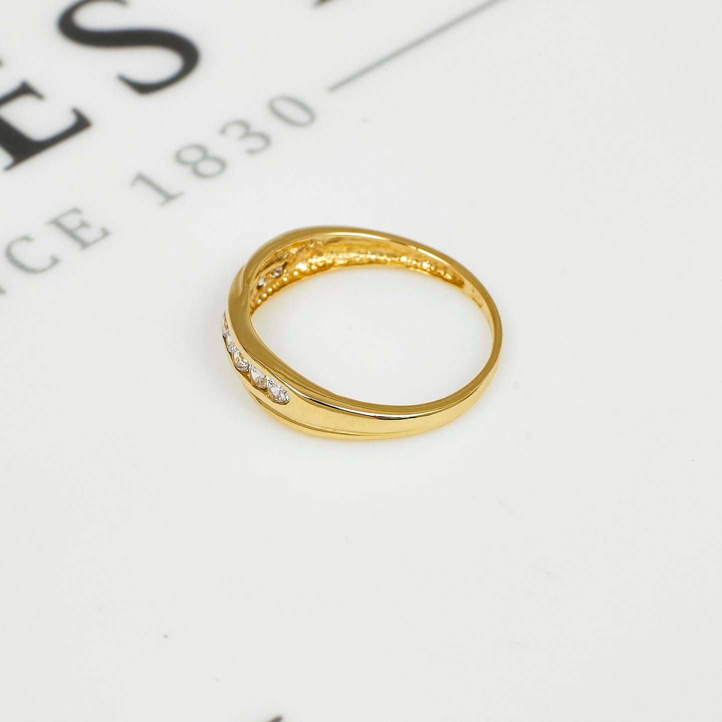Pre-Owned 9ct Gold CZ Crossover Ring Size M.5