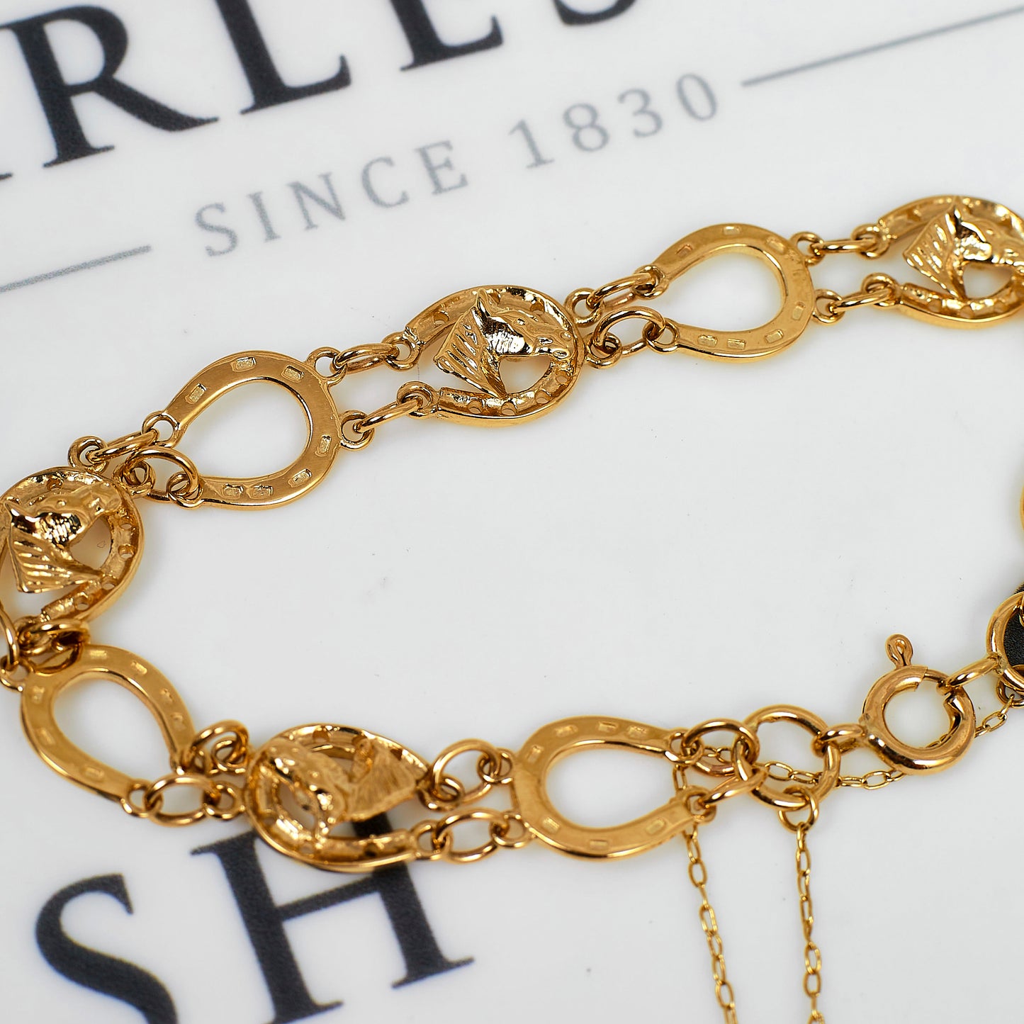 Pre-Owned 9ct Gold Horse Head & Horseshoe Bracelet 8 Inch