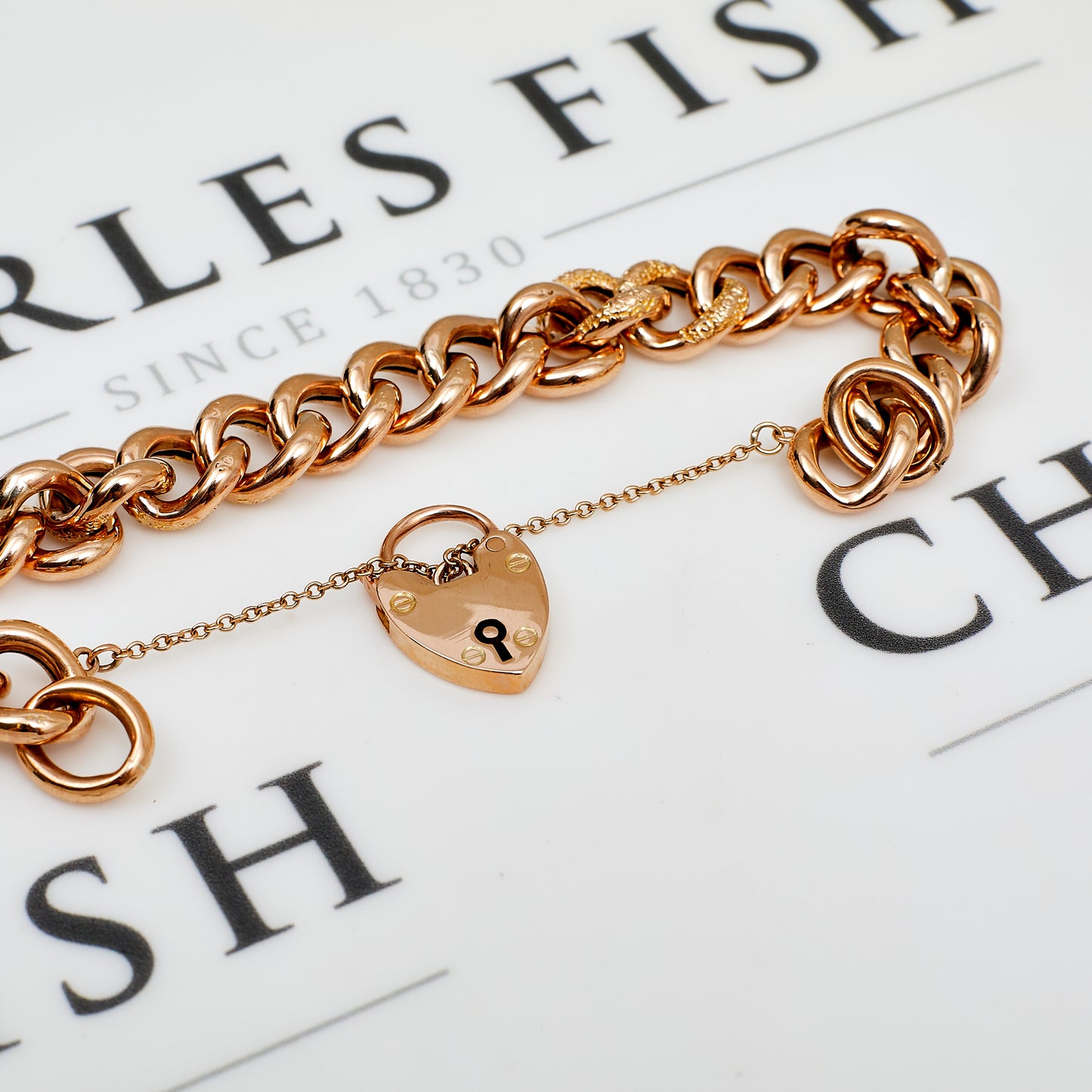 Pre-Owned 9ct Gold Curb Chain Bracelet & Heart Padlock