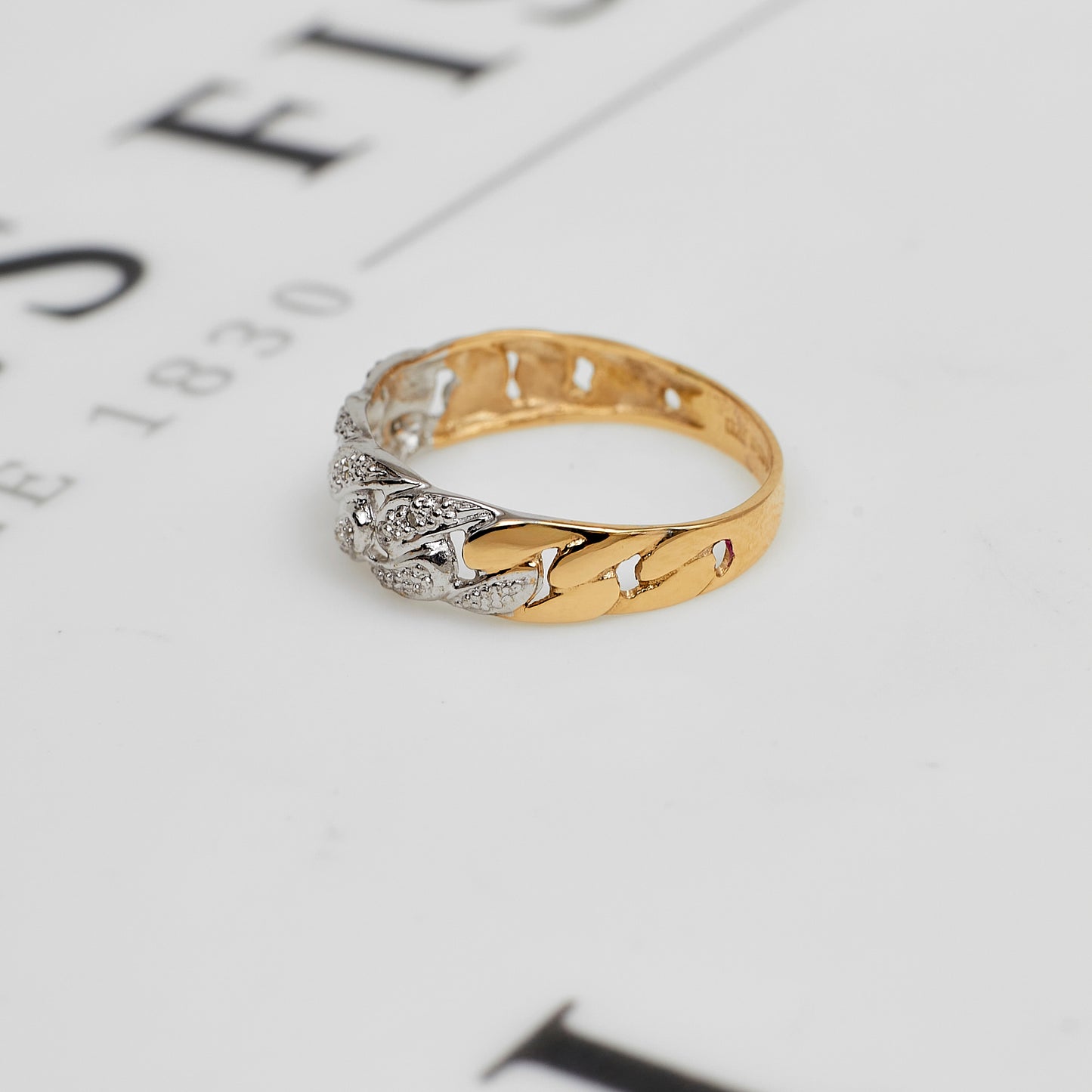 Pre-Owned 18ct Gold 2 Tone Diamond Curb Link Ring Size N
