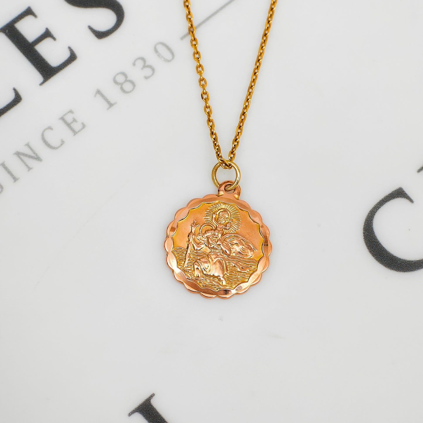 Pre-Owned 9ct Gold Scalloped Edge St Christopher Pendant