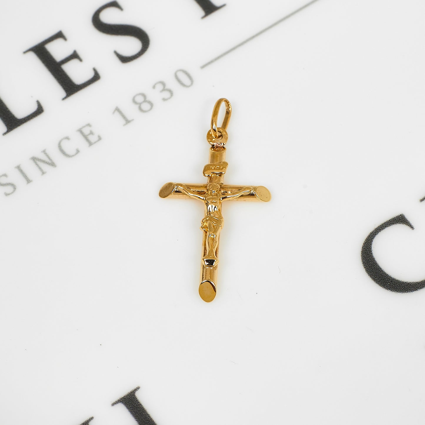 Pre-Owned 9ct Gold Crucifix Pendant 41mm x 21mm