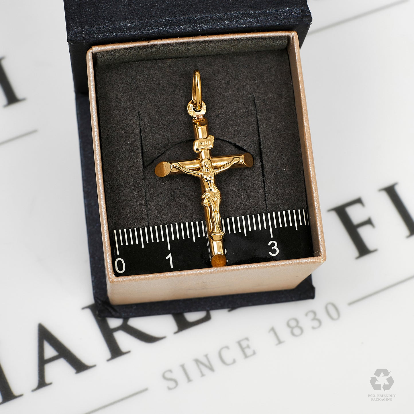 Pre-Owned 9ct Gold Crucifix Pendant 41mm x 21mm