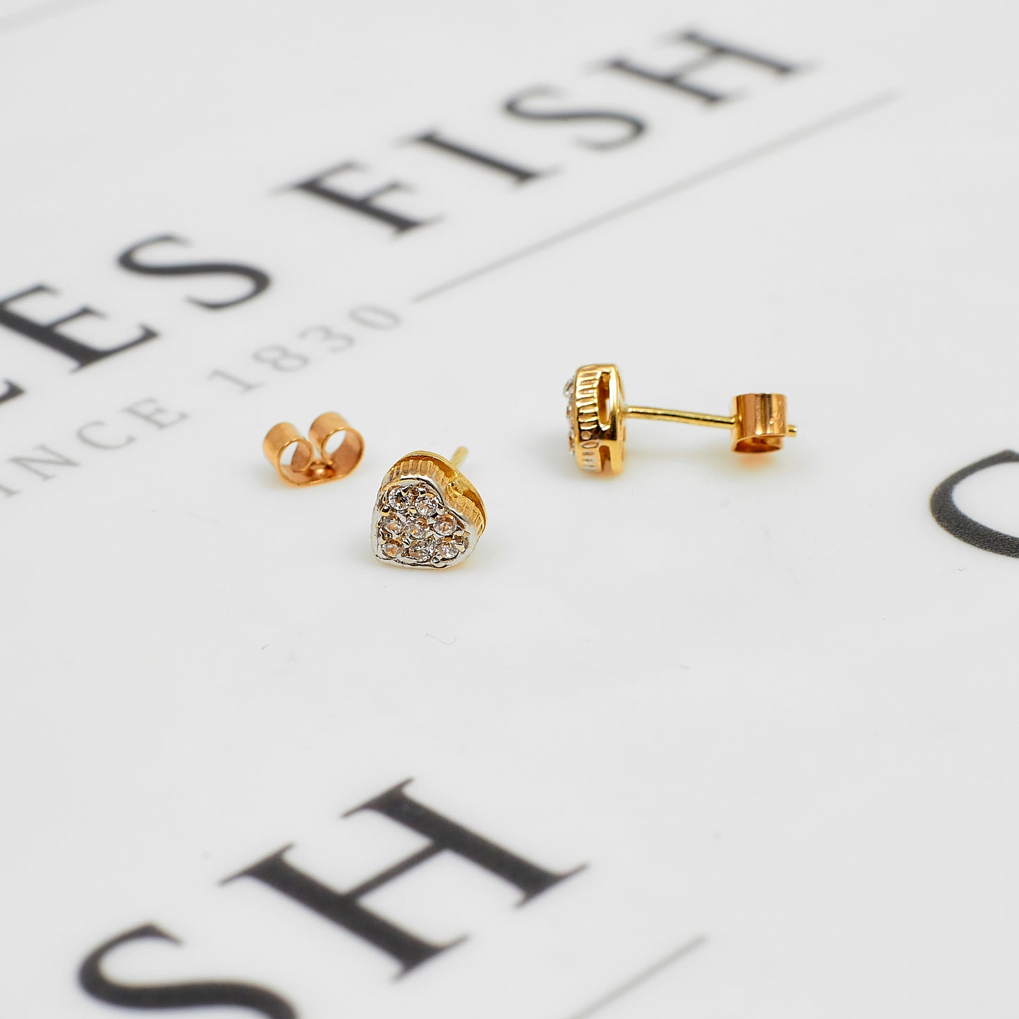 Pre-Owned 9ct Gold CZ Set Heart Shape Stud Earrings