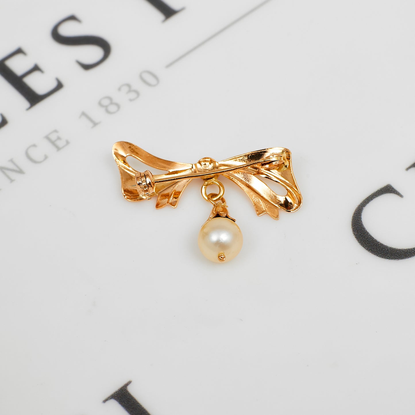 Pre-Owned 18ct Gold Bow Brooch & Cultured Pearl Drop