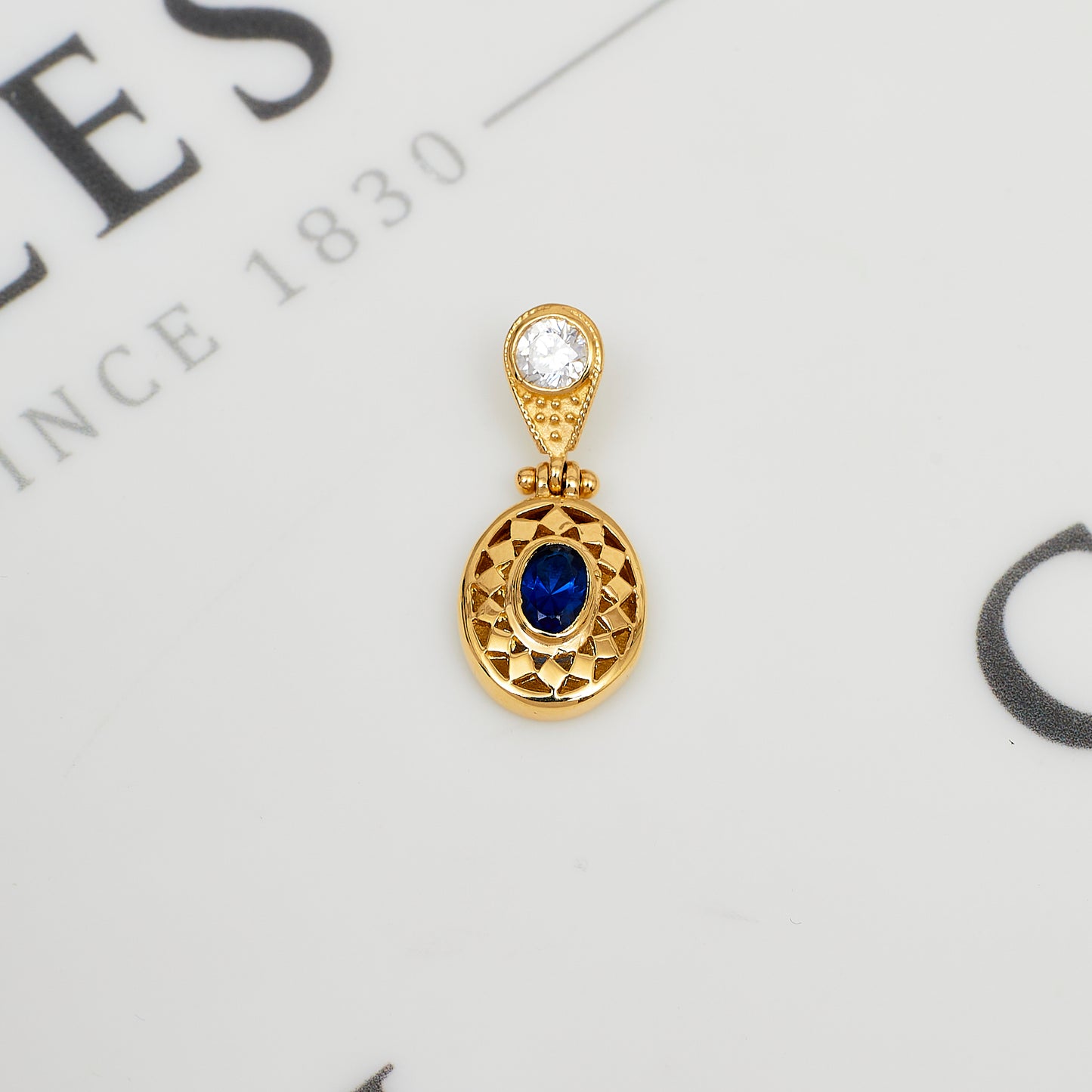 Pre-Owned 14ct Gold Oval Blue & White CZ Set Pendant