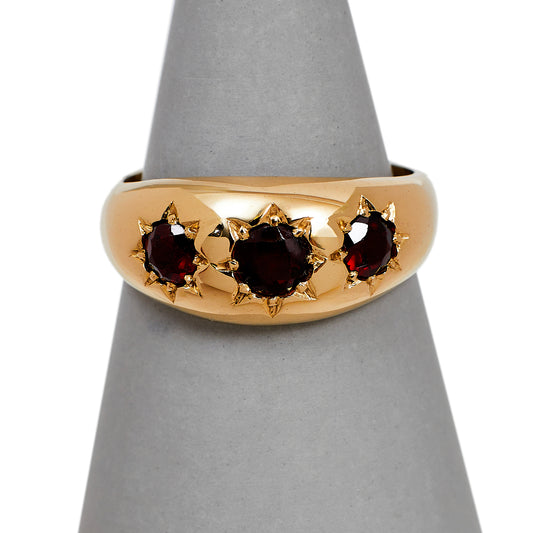 Pre-Owned 9ct Gold 3 Garnet Gypsy Ring Size T