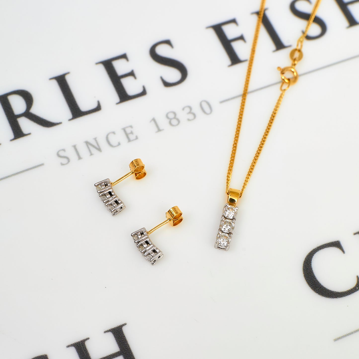 Pre-Owned 18ct Gold & Diamond Necklace & Earrings SET