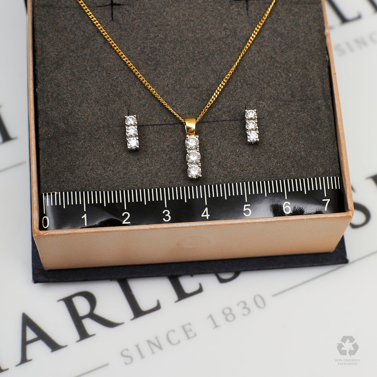 Pre-Owned 18ct Gold & Diamond Necklace & Earrings SET