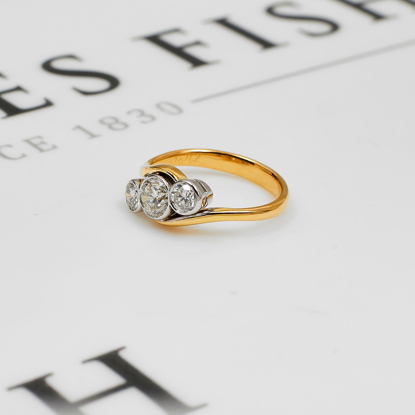 Pre-Owned 18ct Gold 3 Diamond Twist Design Ring Size G