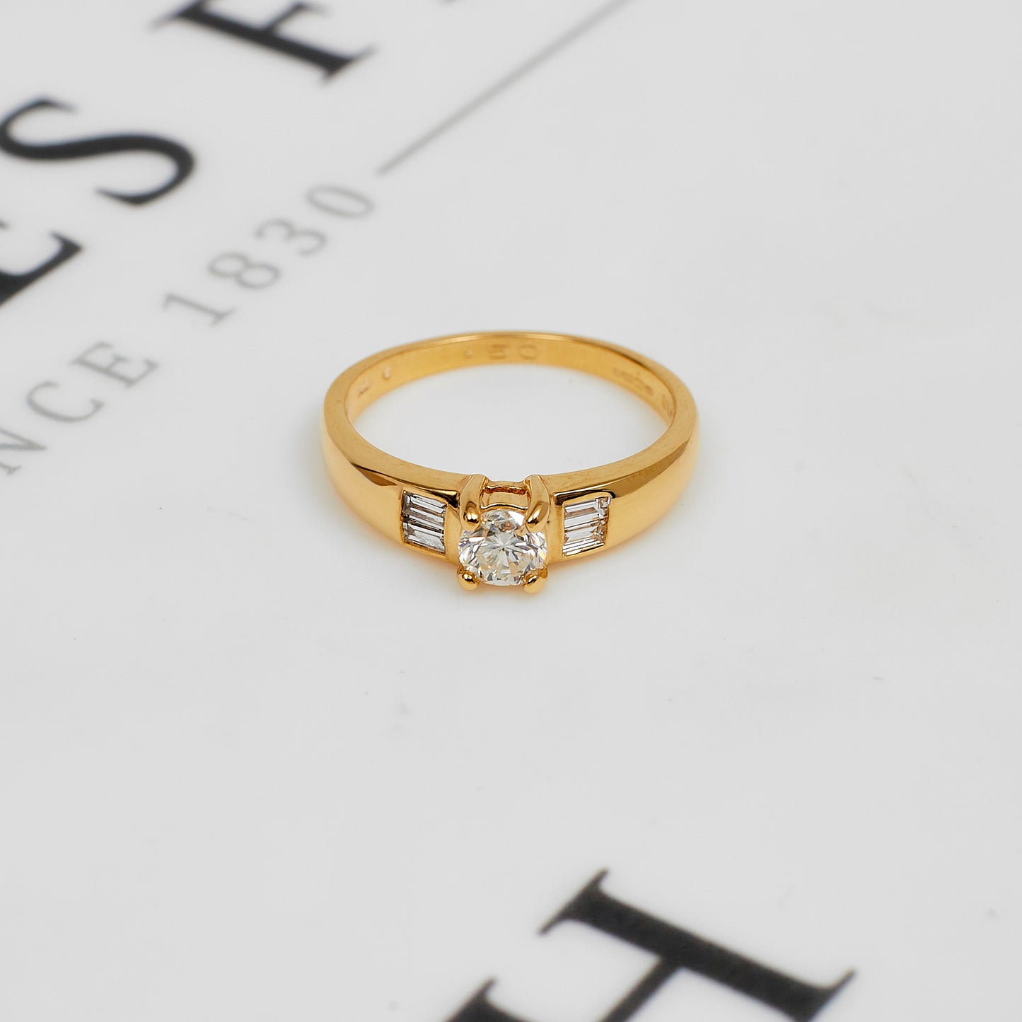 Pre-Owned 18ct Gold Diamond Set Band Ring - Size M.5