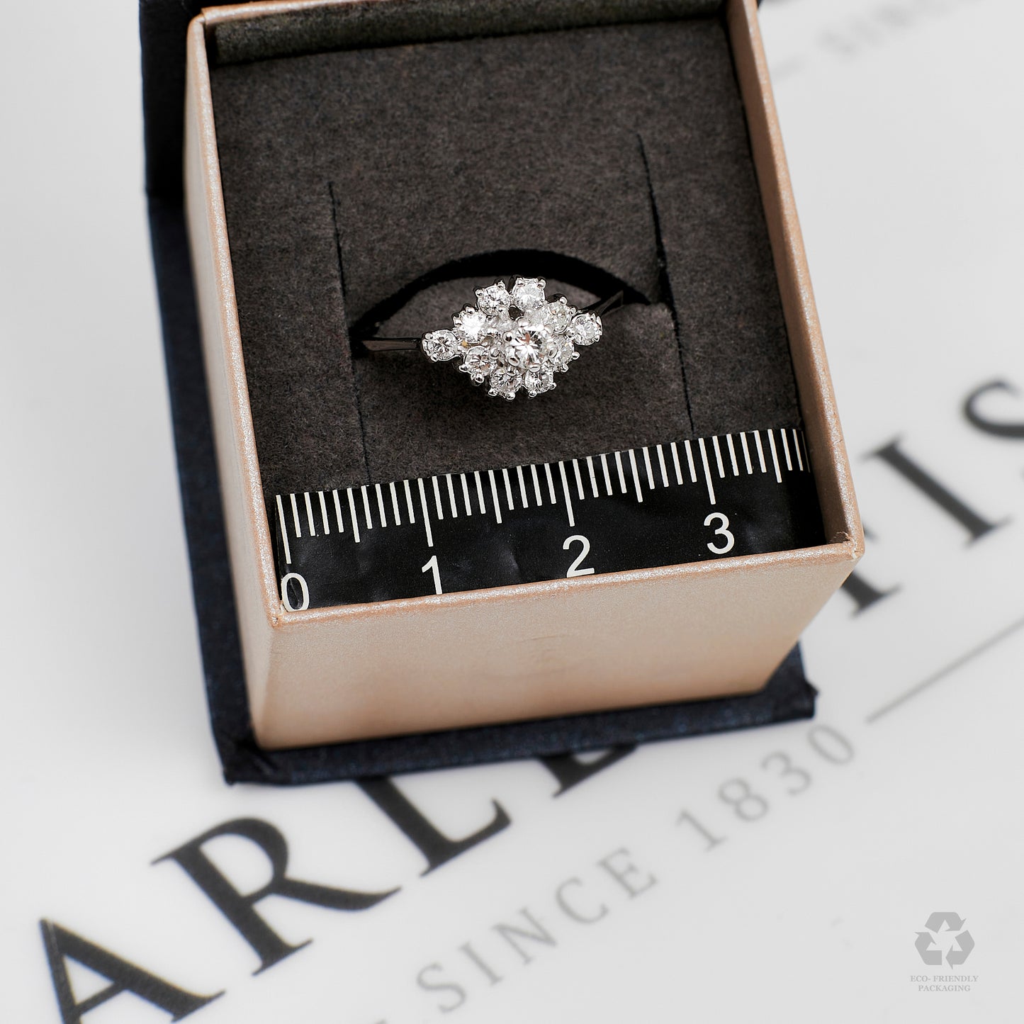 Pre-Owned 18ct White Gold CZ  Cluster Ring Size Q