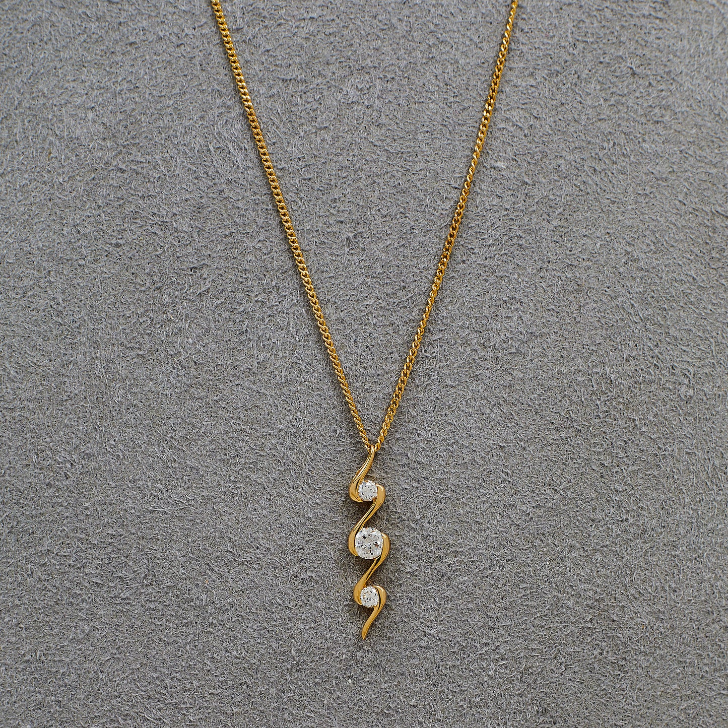 Pre-Owned 9ct Gold & CZ Twist Design Pendant Necklace