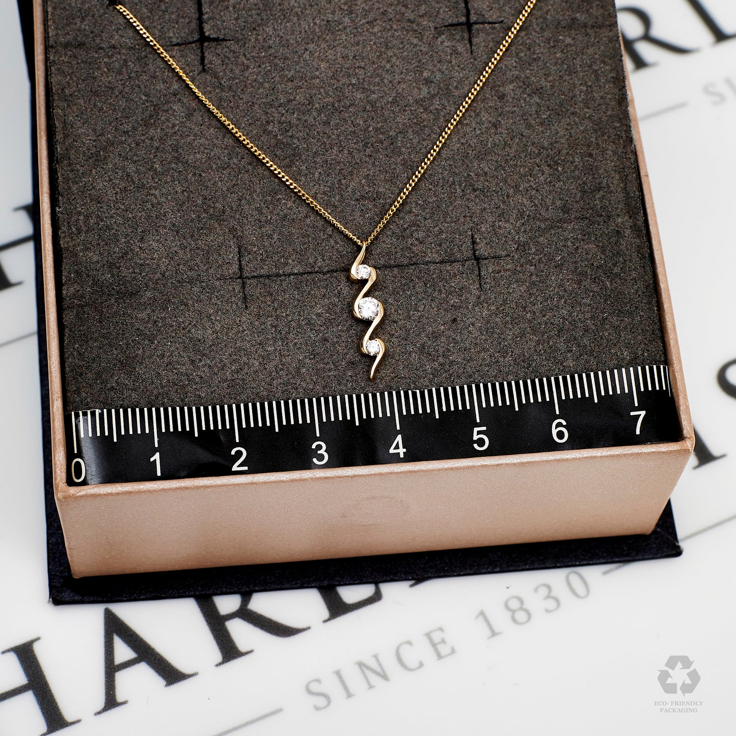 Pre-Owned 9ct Gold & CZ Twist Design Pendant Necklace