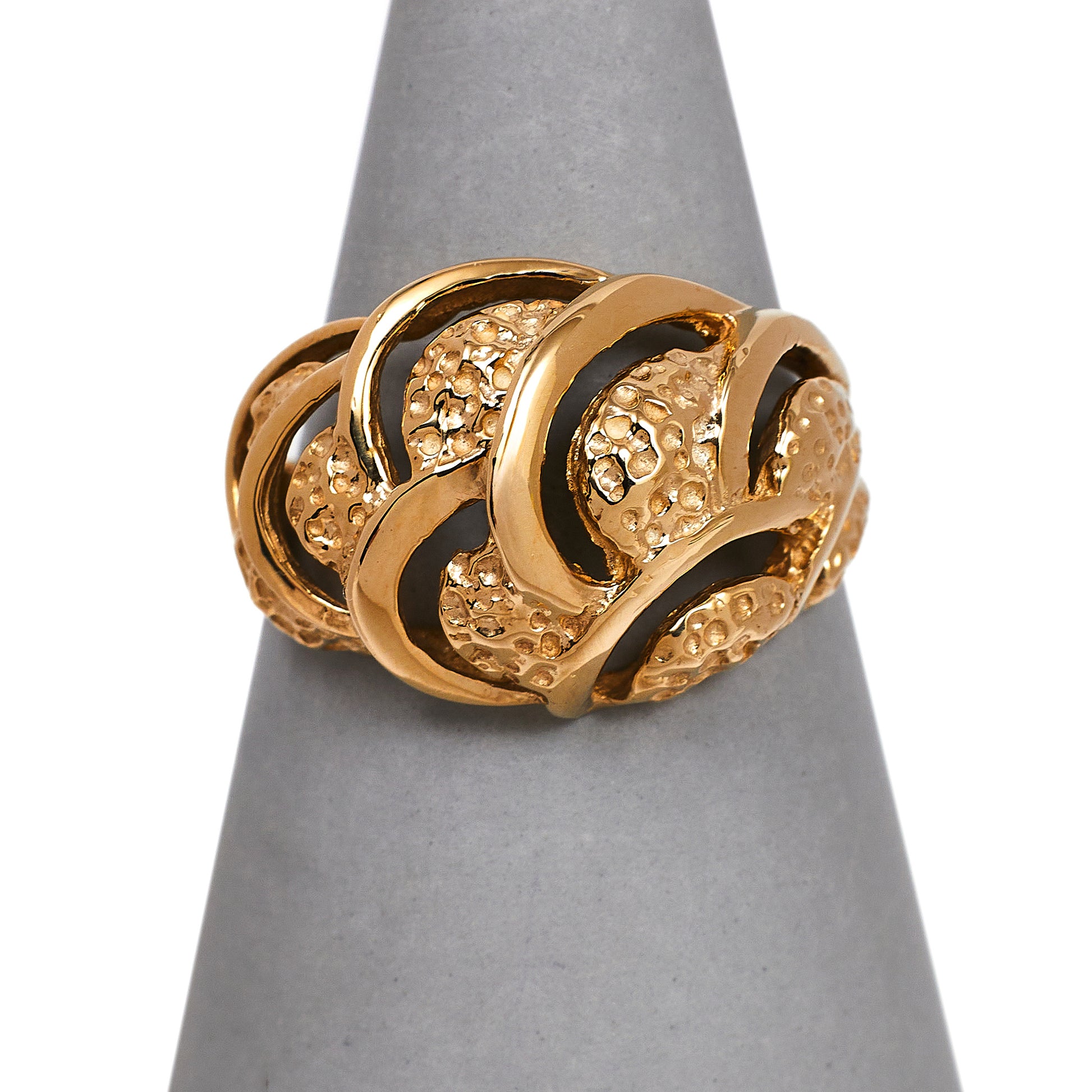 Pre-Owned 9ct Gold Barked Scalloped Bump Head Ring Size Q