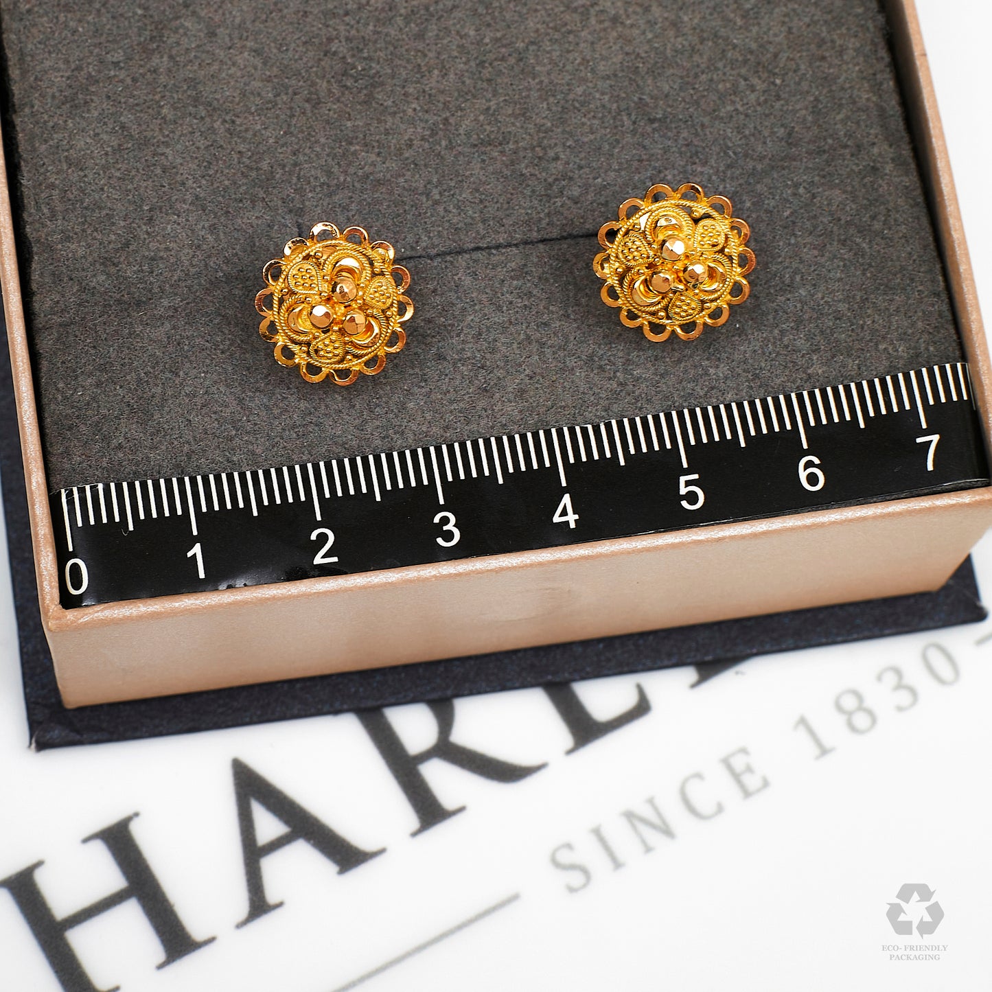 Pre-Owned 22ct Gold Round Scalloped Edge Stud Earrings