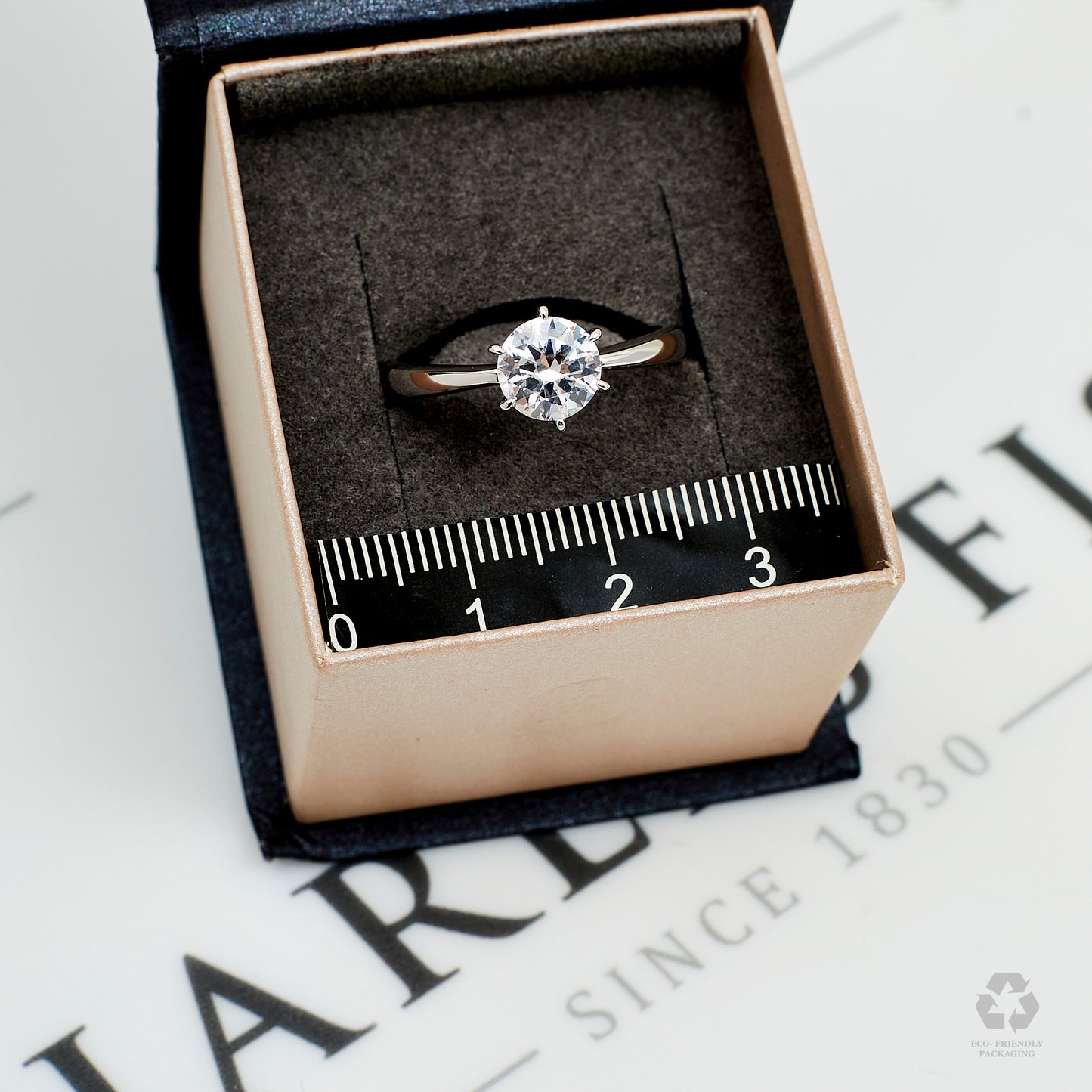 Pre-Owned 9ct White Gold CZ Solitaire Ring Size R