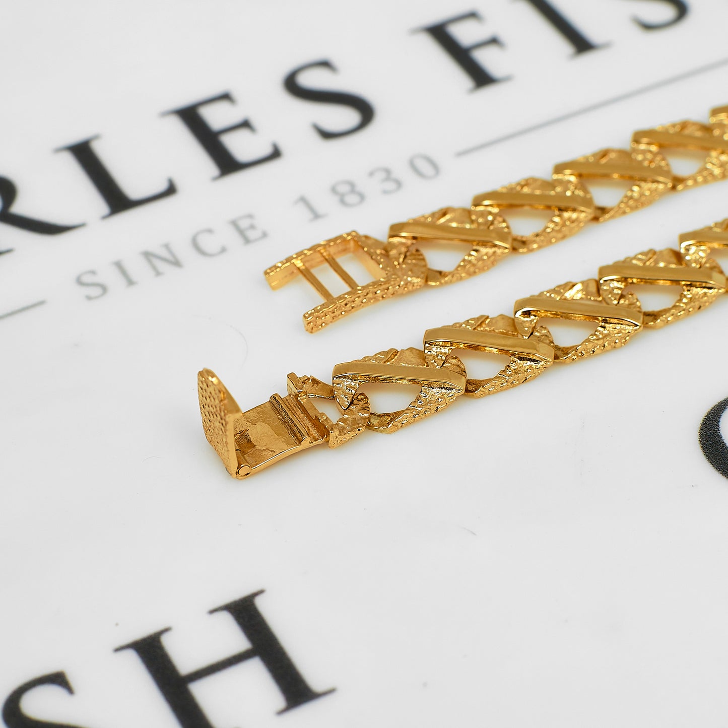 Pre-Owned 9ct Gold Barked Anchor Curb Chain Bracelet