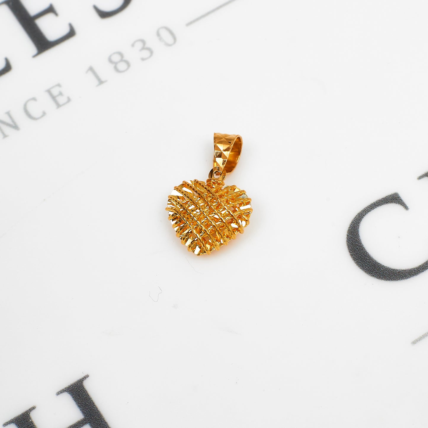 Pre-Owned 22ct Gold Crosshatch Heart Pendant