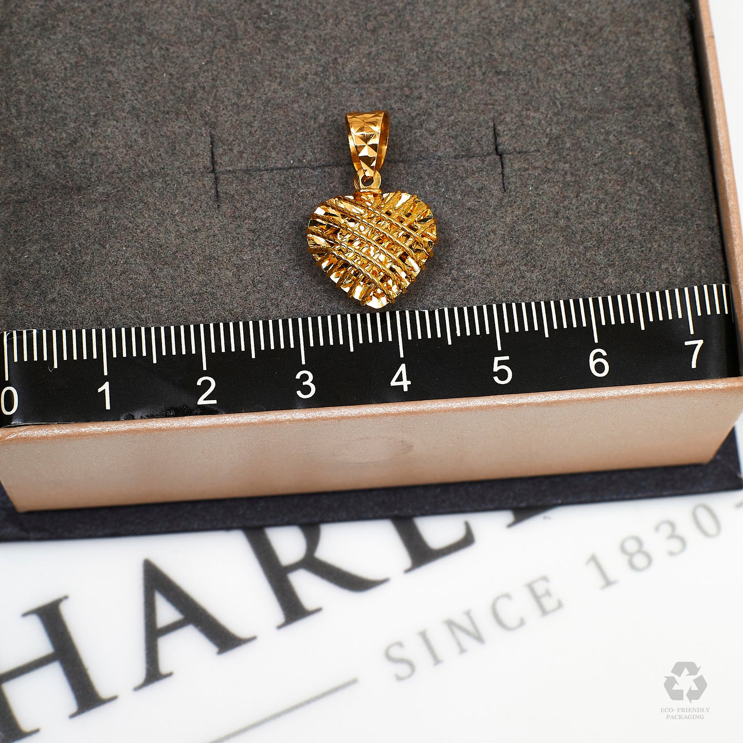 Pre-Owned 22ct Gold Crosshatch Heart Pendant
