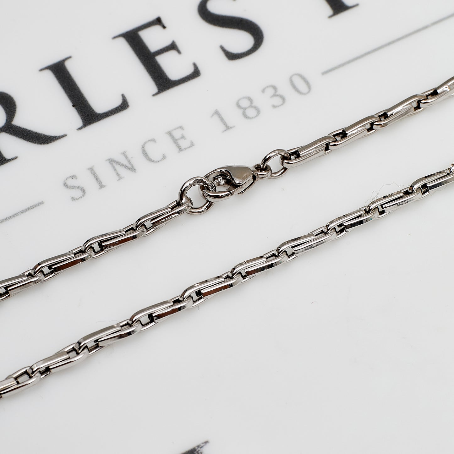 Pre-Owned 18ct White Gold Link Chain Necklace 24 Inch
