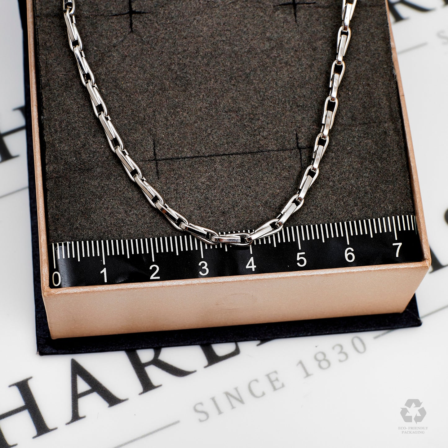 Pre-Owned 18ct White Gold Link Chain Necklace 24 Inch