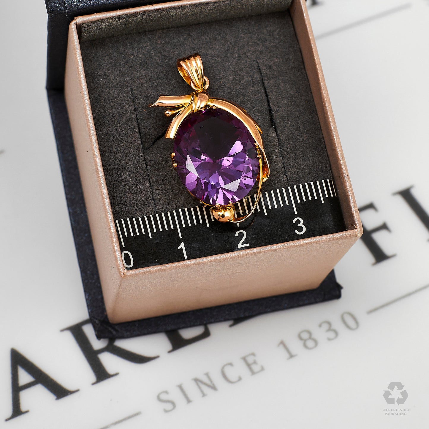 Pre-Owned 18ct Gold Oval Purple Synthetic Sapphire Pendant