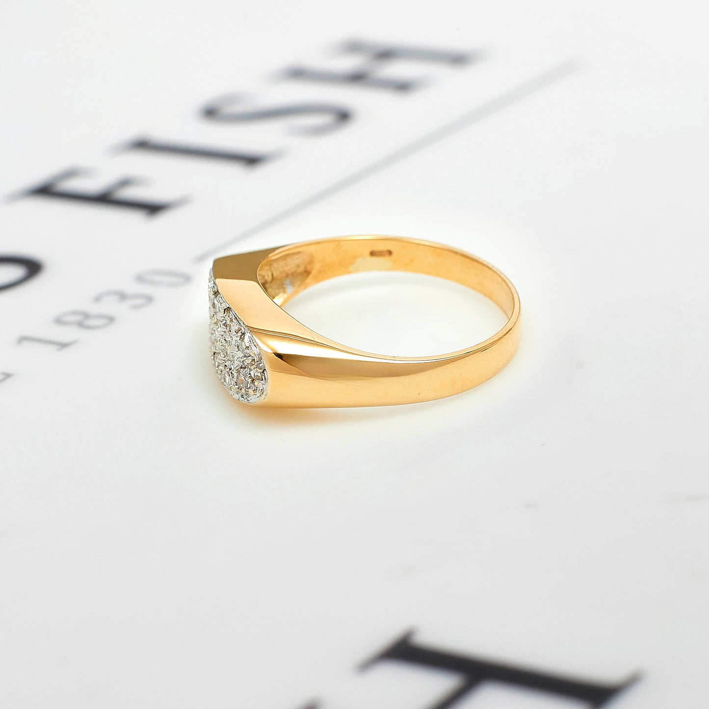 Pre-Owned 9ct Gold Oval Multi Diamond Dress Ring Size R.5
