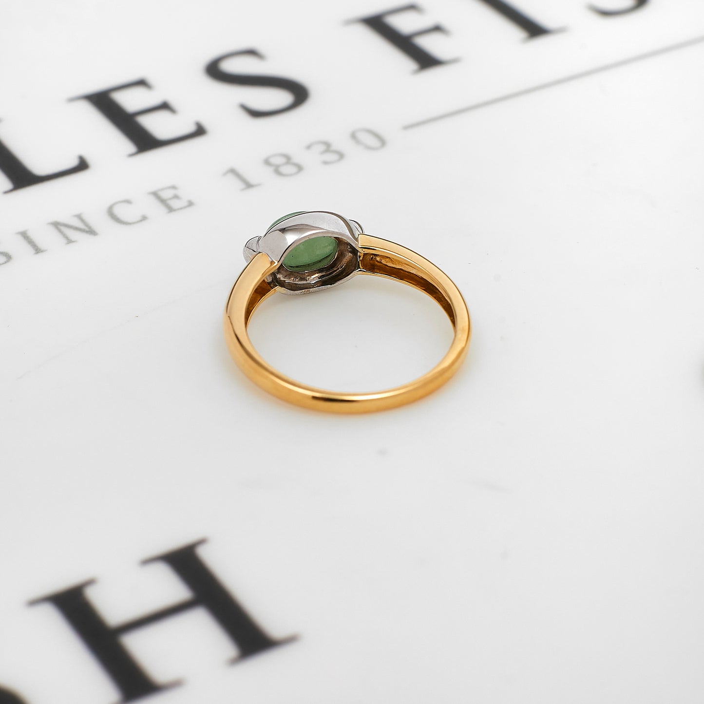 Pre-Owned 9ct Gold Oval Jade Dress Ring Size N