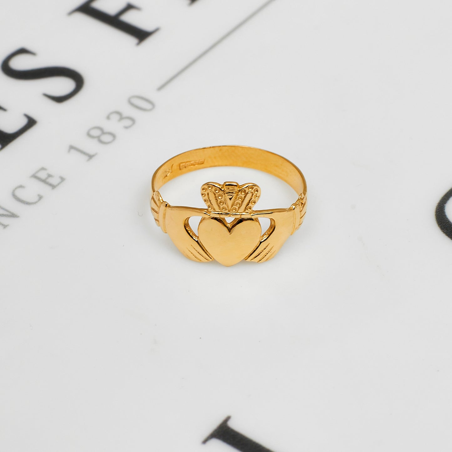 Pre-Owned 9ct Gold Claddagh Ring Size T