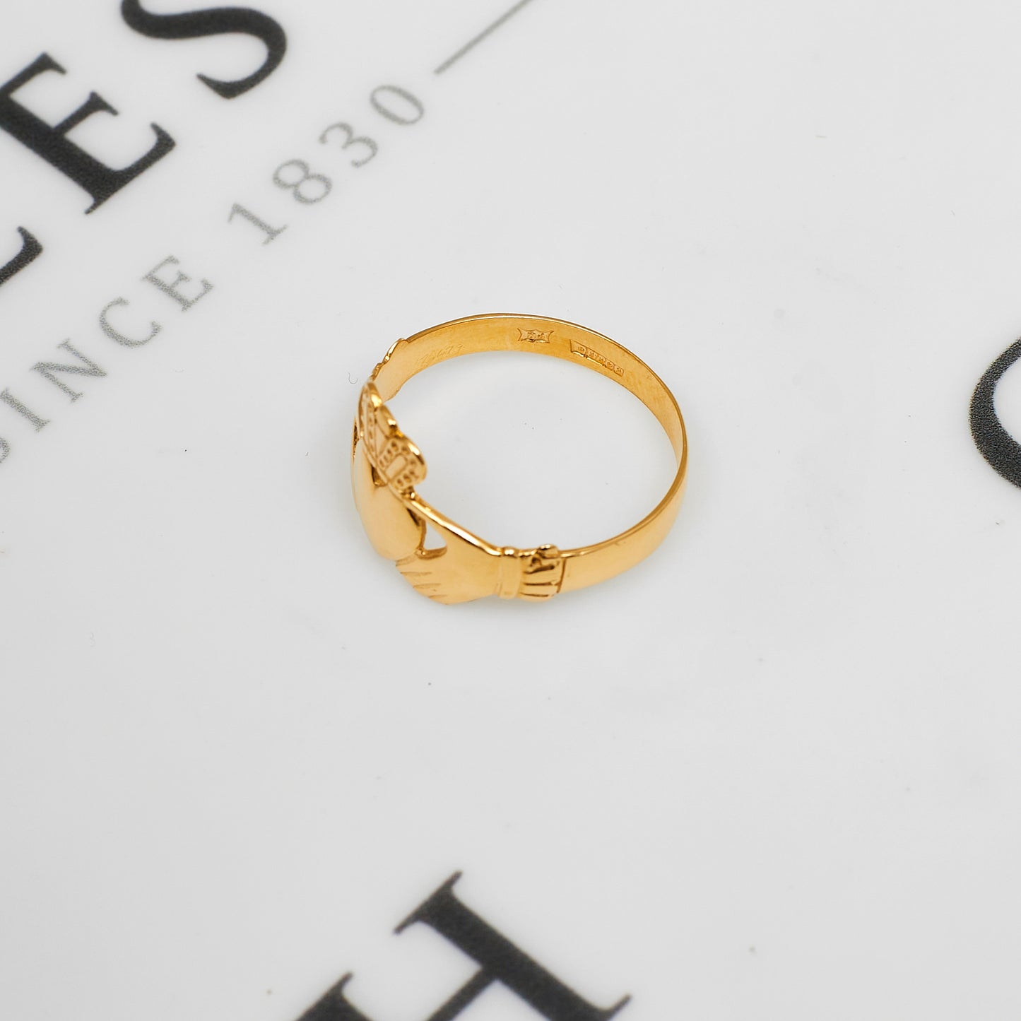Pre-Owned 9ct Gold Claddagh Ring Size T