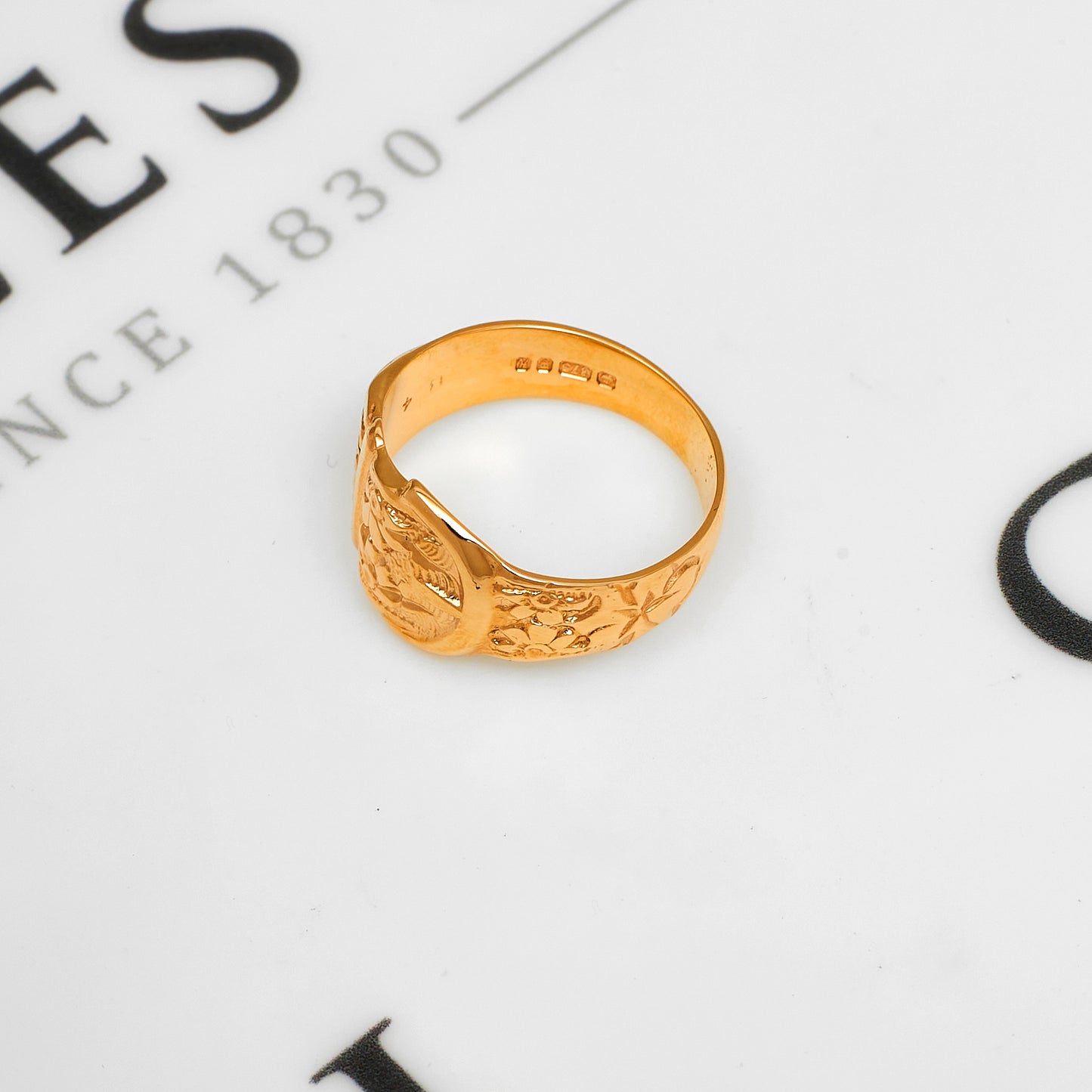 Pre-Owned 9ct Gold Patterned Buckle Ring Size R.5