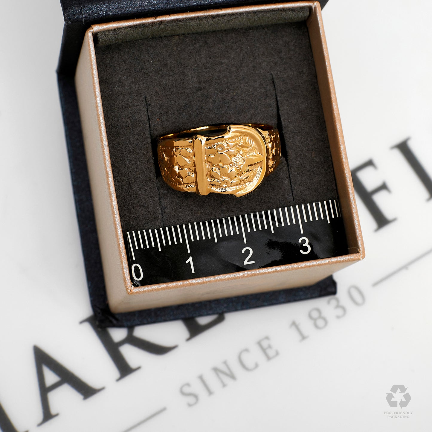 Pre-Owned 9ct Gold Patterned Buckle Ring Size R.5
