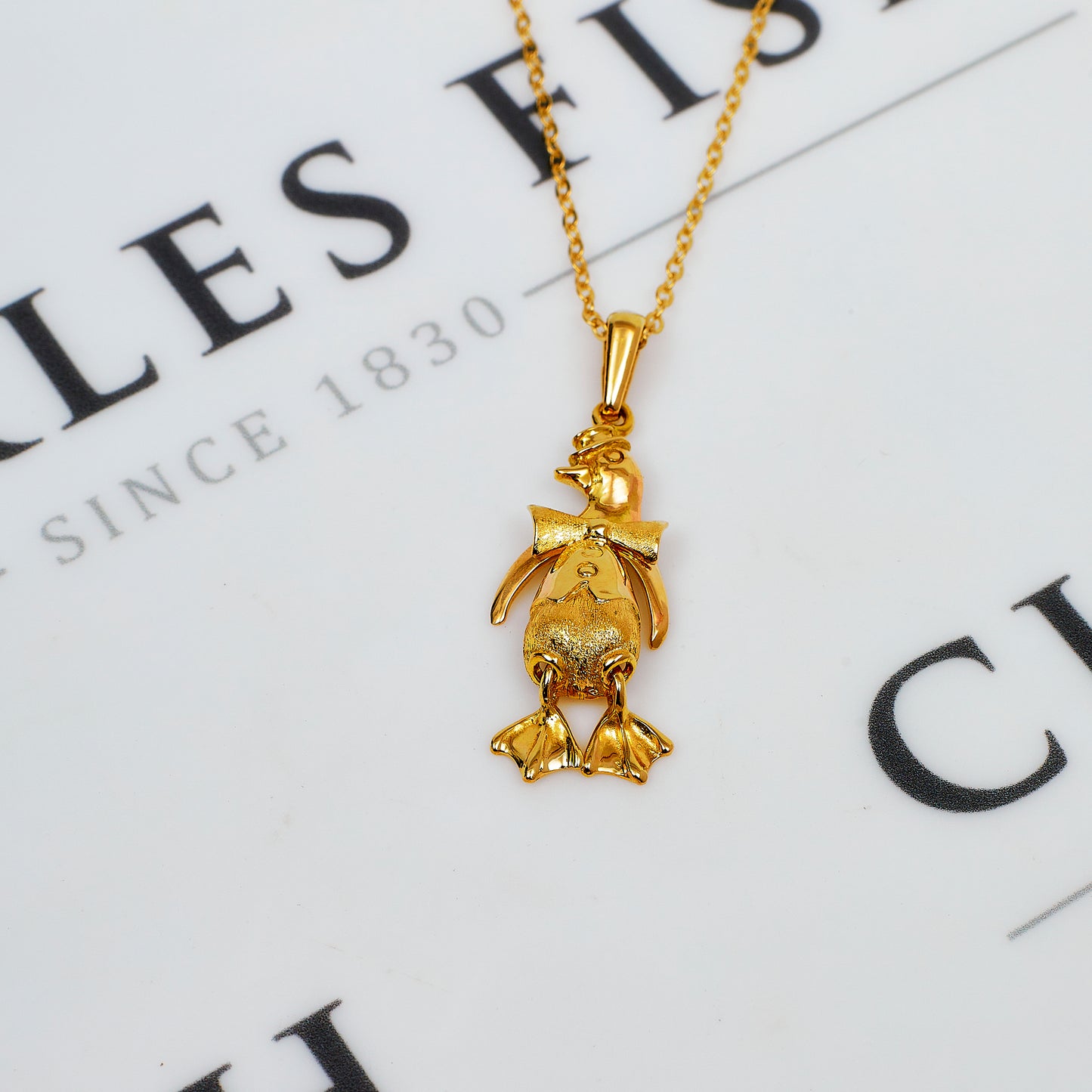 Pre-Owned 9ct Gold Penguin Pendant & Trace Chain 18 Inch