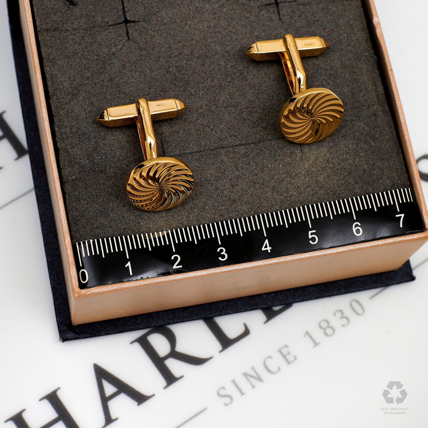Pre-Owned 9ct Gold Round Swirl Design Cufflinks