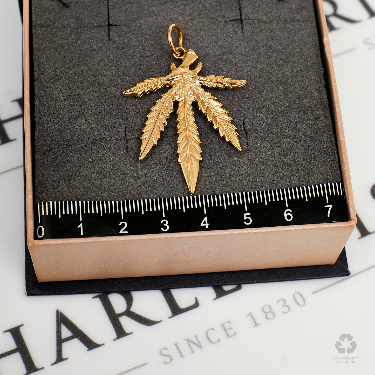 Pre-Owned 9ct Gold Cannabis Leaf Pendant
