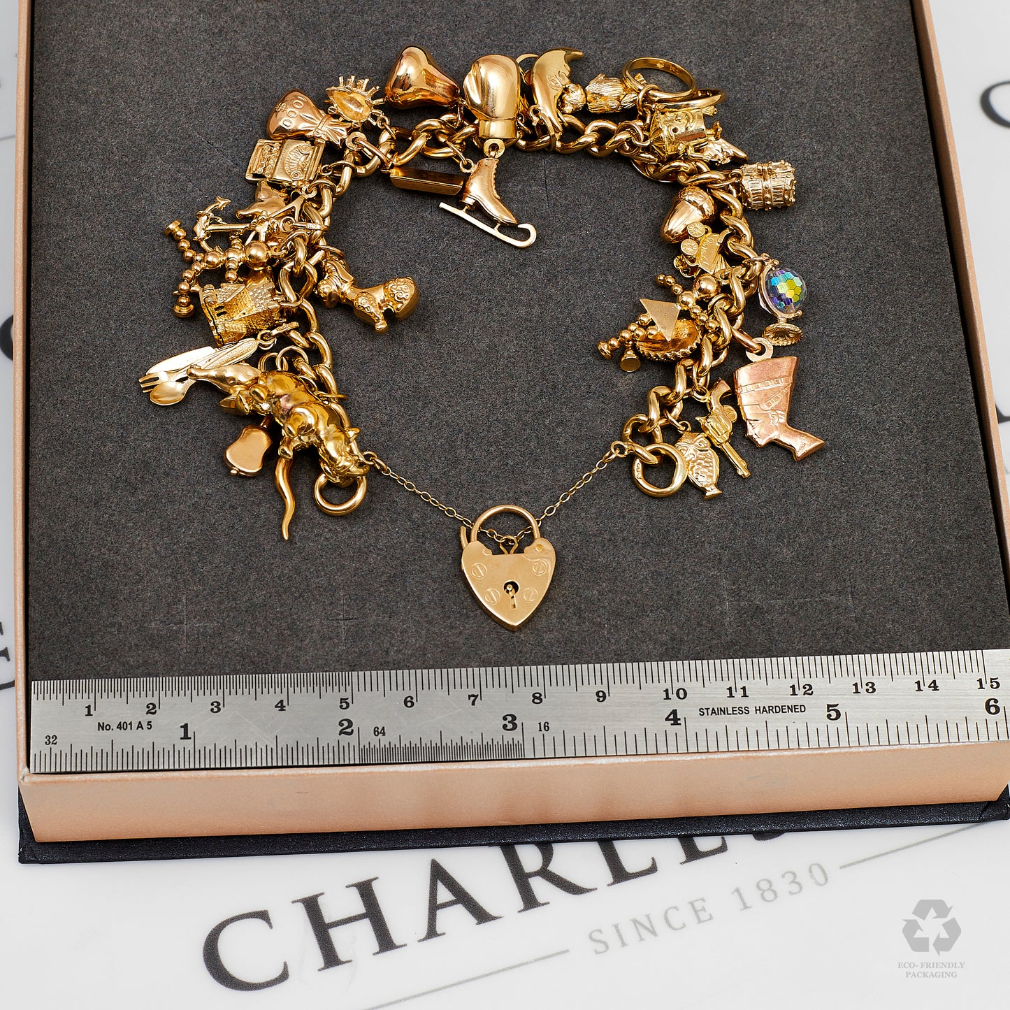 Pre-Owned 9ct Gold Charm Bracelet & 36 Charms 8 Inch