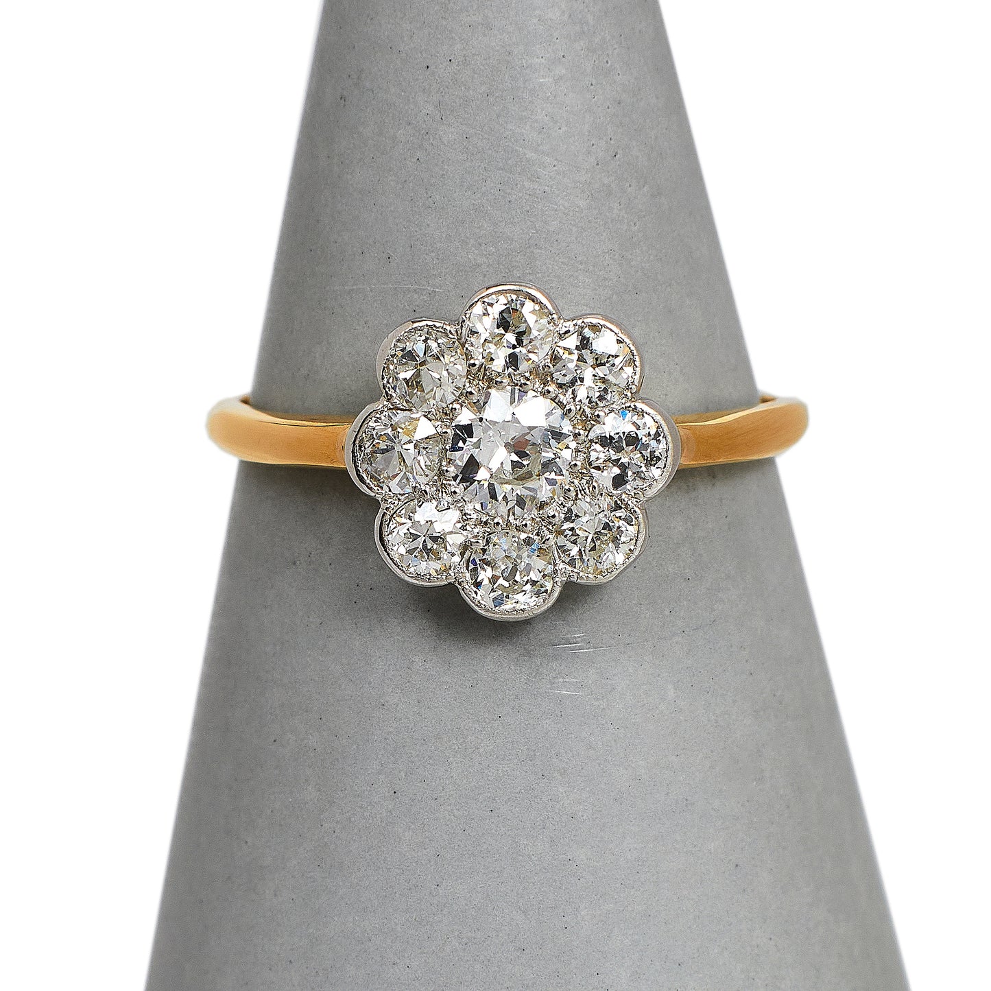 Pre-Owned 18ct Gold Diamond Cluster Ring Size N.5