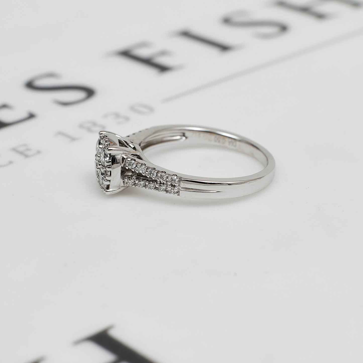 Pre-Owned 18ct White Gold Diamond Cluster Ring Size L.5