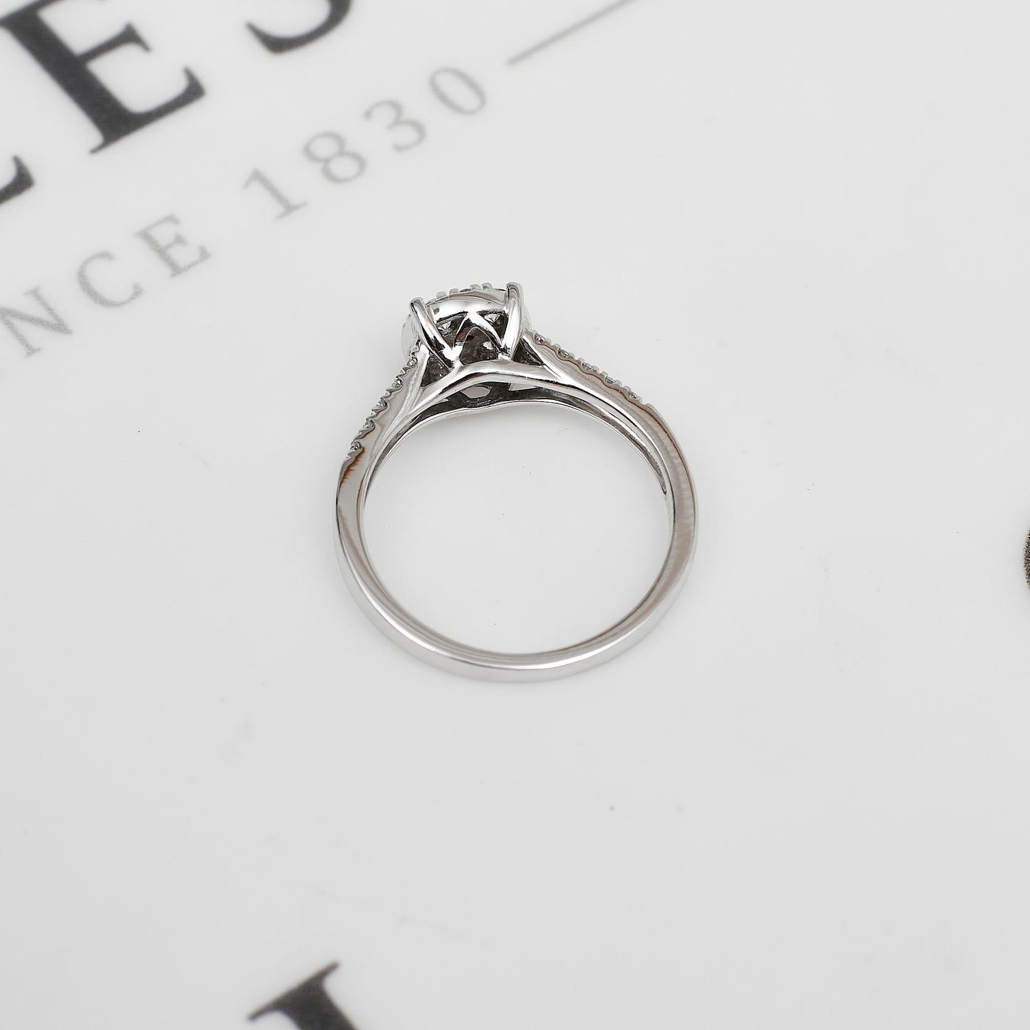 Pre-Owned 18ct White Gold Diamond Cluster Ring Size L.5
