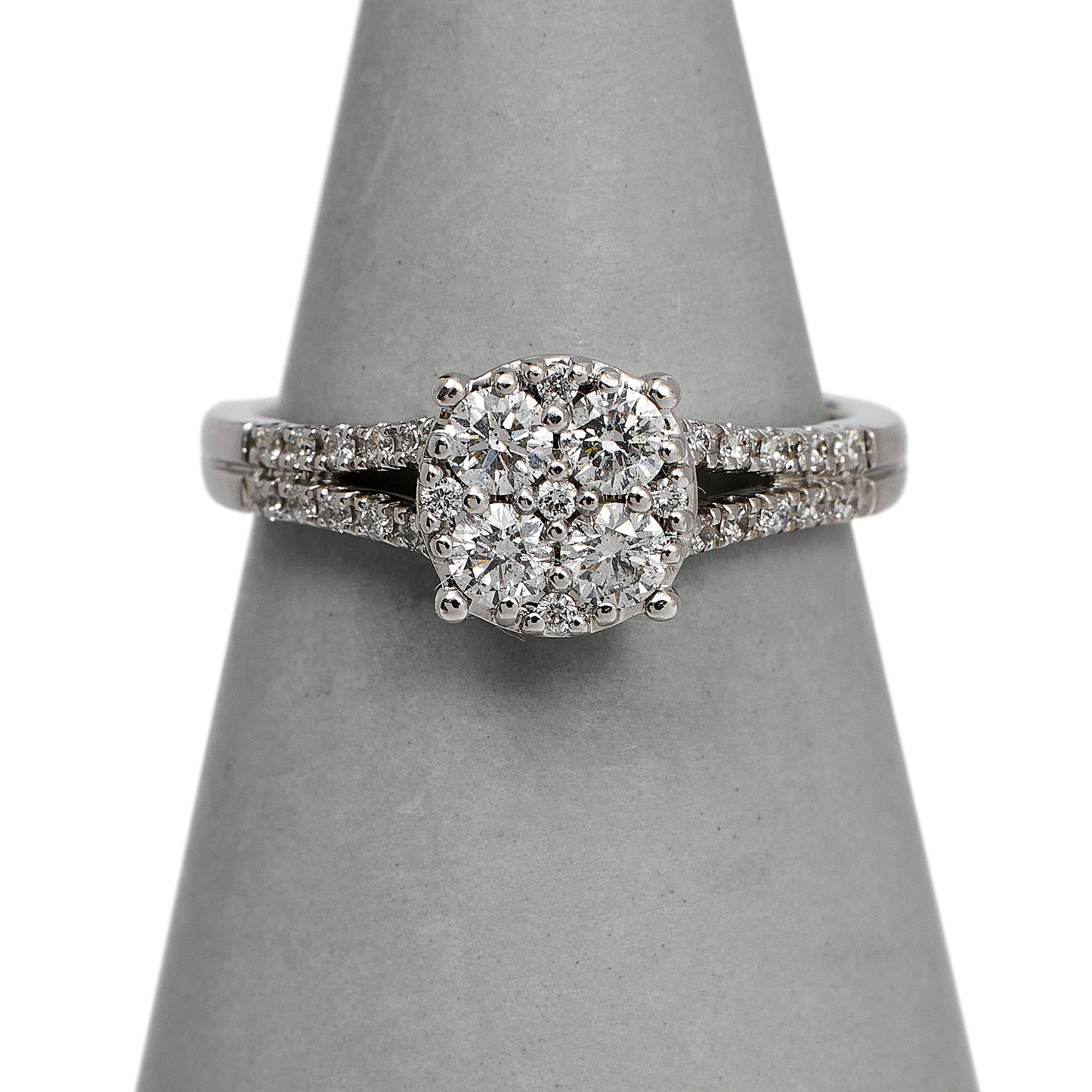 Pre-Owned 18ct White Gold Diamond Cluster Ring Size L.5