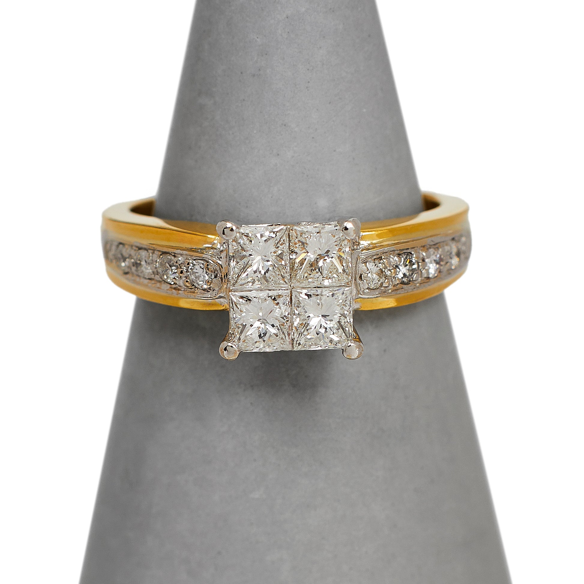 Pre-Owned 18ct Gold 4 Princess Cut Diamond Engagement Ring 
