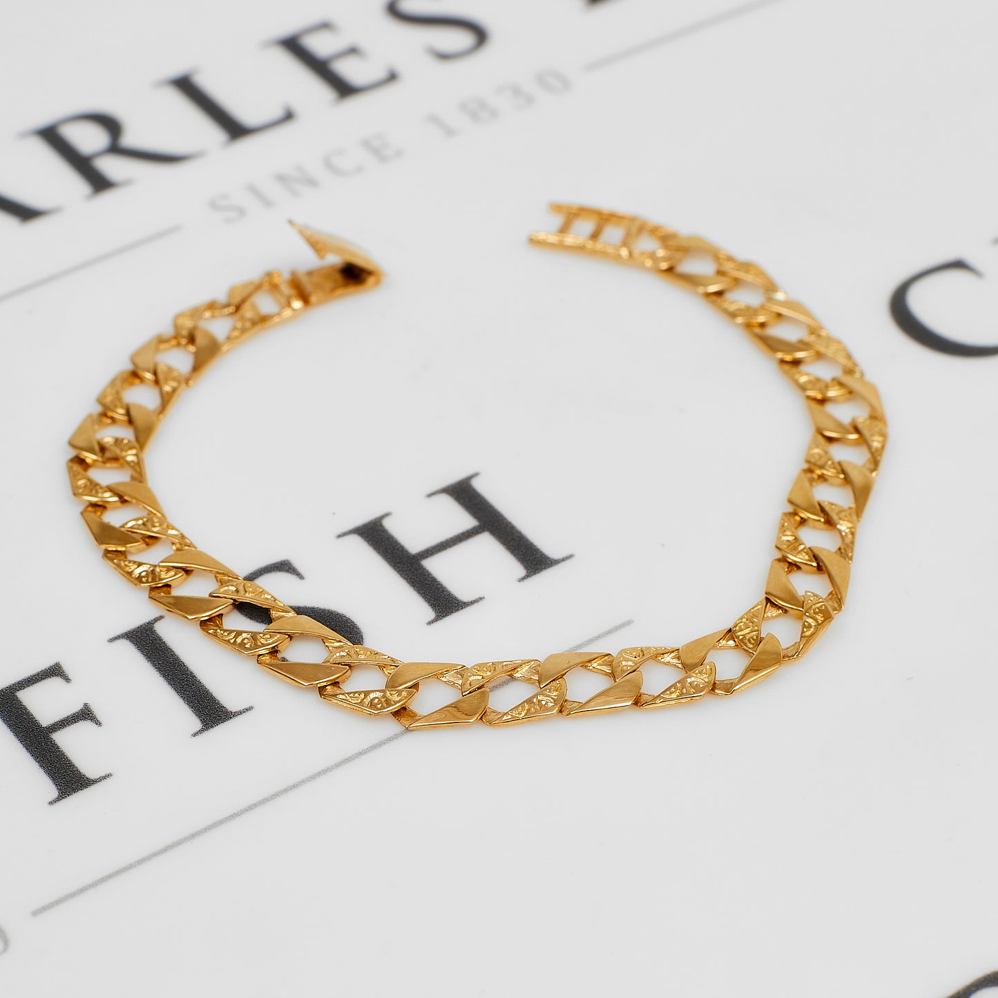 Pre-Owned 9ct Gold Pattern & Polish Curb Bracelet 7 Inch