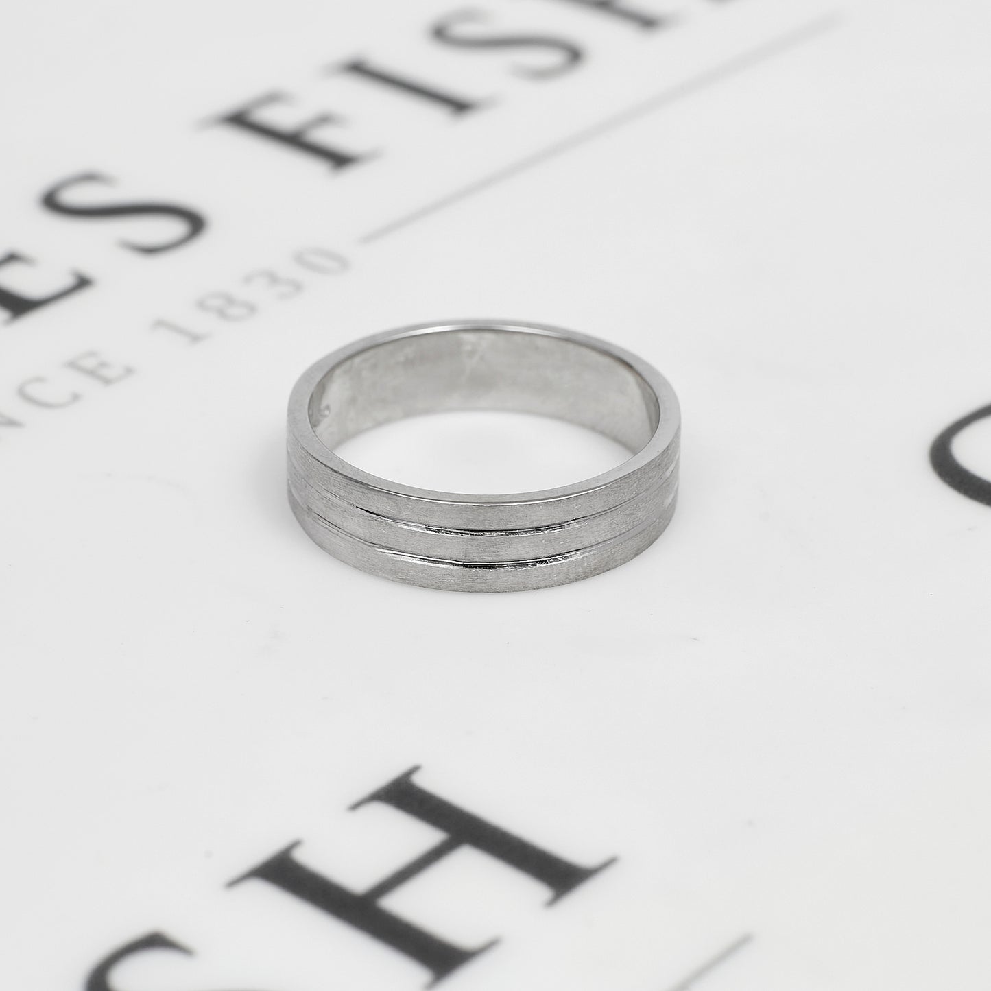 Pre-Owned 9ct White Gold Mens Rib Design Band Ring Size V.5