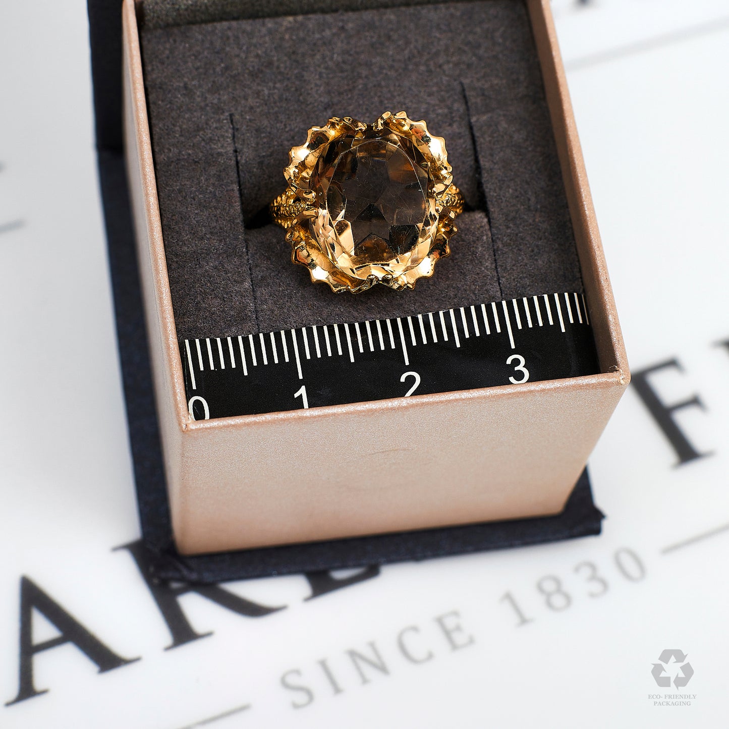 Pre-Owned 9ct Gold Oval Quartz Ring Size M