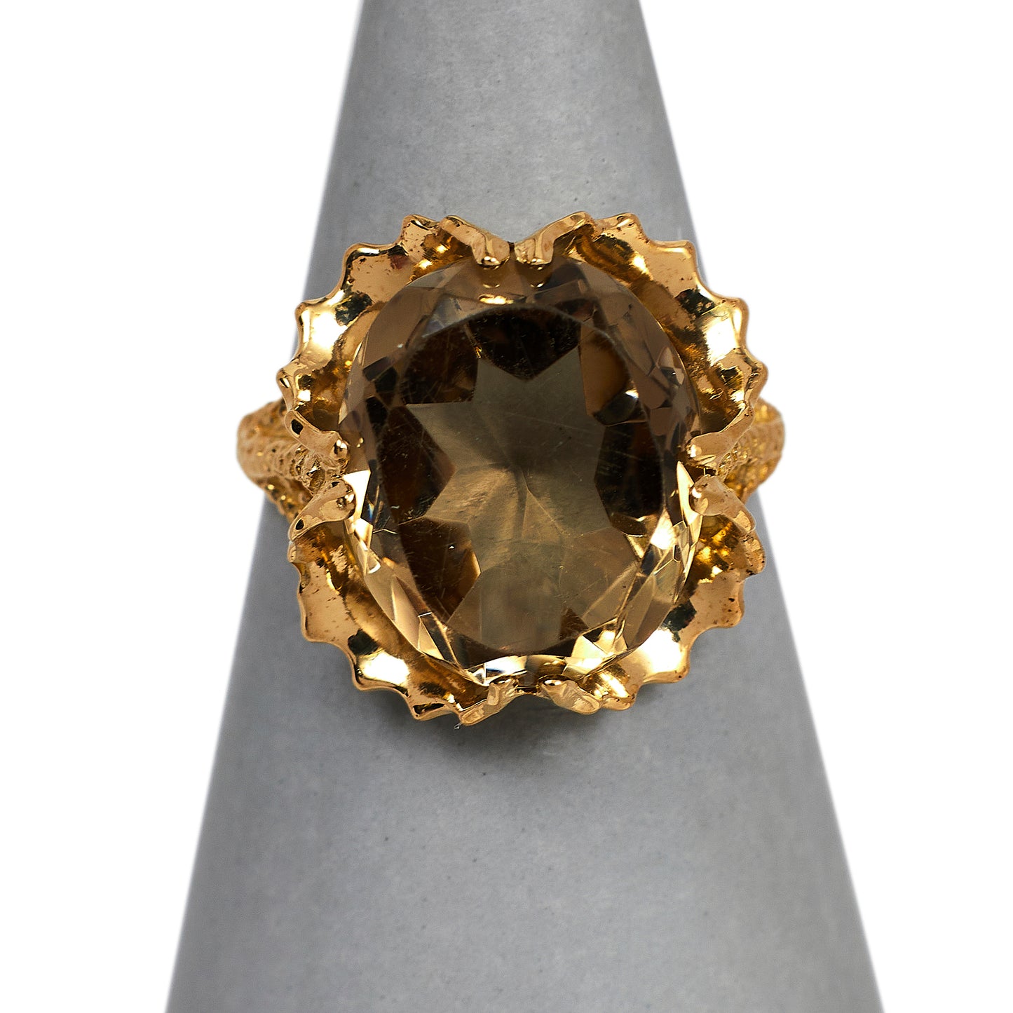 Pre-Owned 9ct Gold Oval Quartz Ring Size M