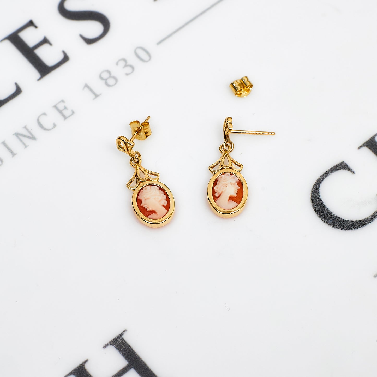 Pre-Owned 9ct Gold Cameo Drop Earrings