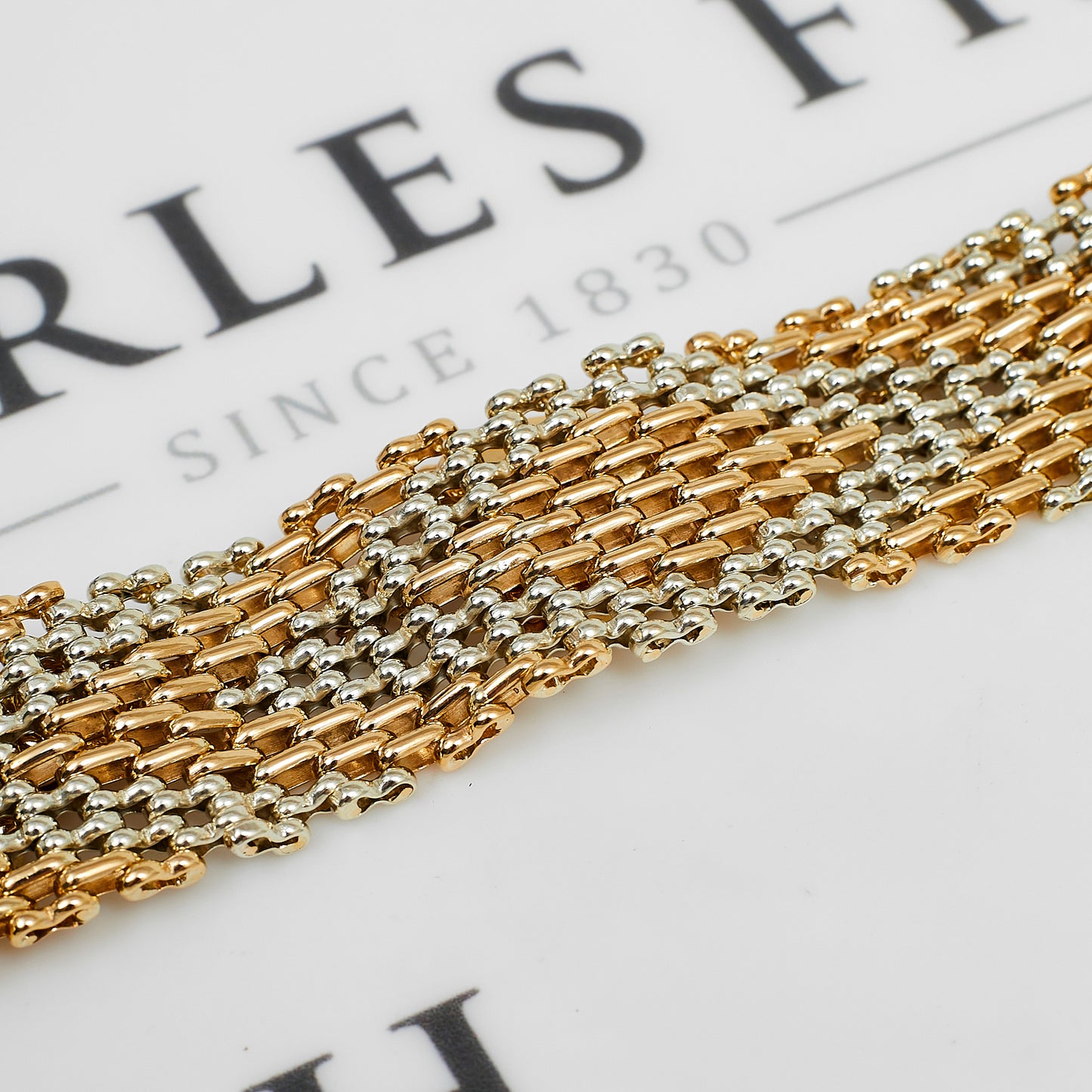 Pre-Owned 9ct Gold 2 Tone 8 Bar Gate Bracelet