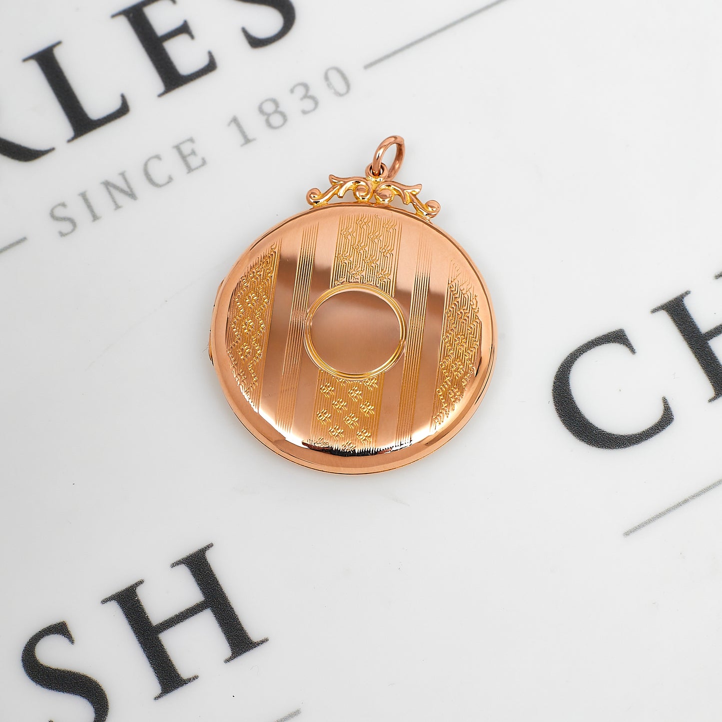 Pre-Owned 9ct Gold Round Pocket Watch Design Locket